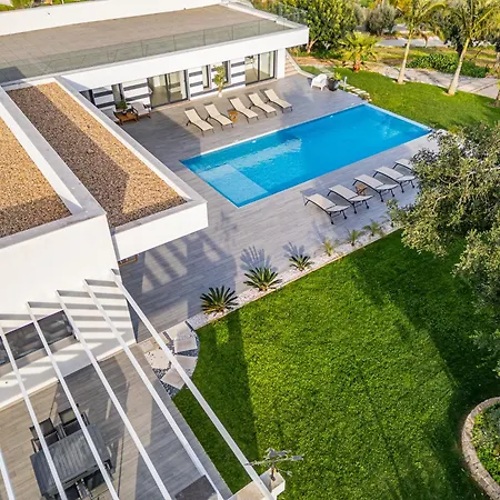 Bluehorizon Luxury Vila